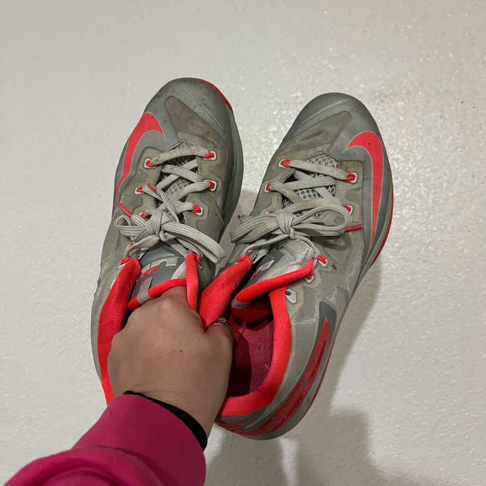 Lebron James men’s shoes